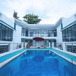 Erus Suites Hotel Boracay